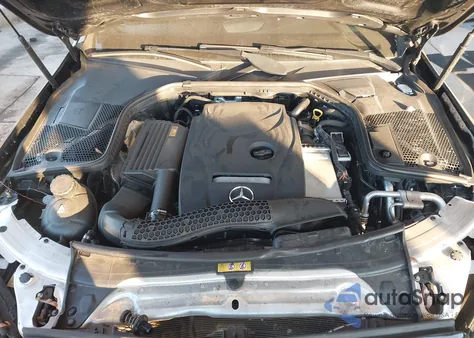 2018 Mercedes-Benz C 300 4Matic из США, поврежденный, VIN 55SWF4KB5JU243853